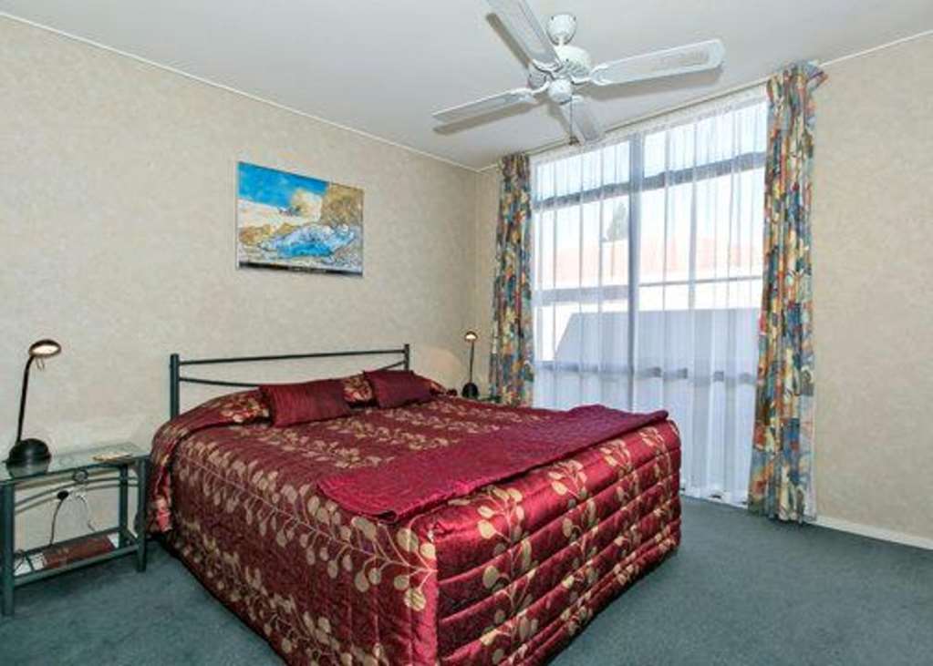 Academy Motor Inn Tauranga Room photo